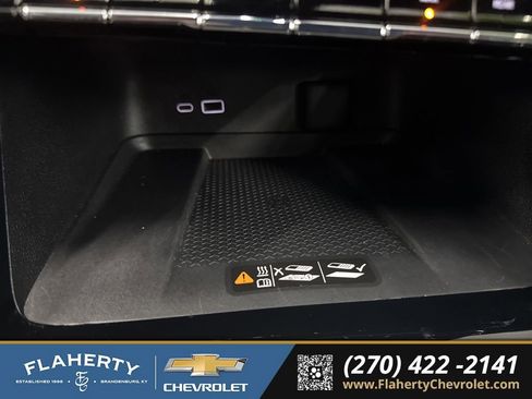 Used 2025 Chevrolet Traverse High Country image 29