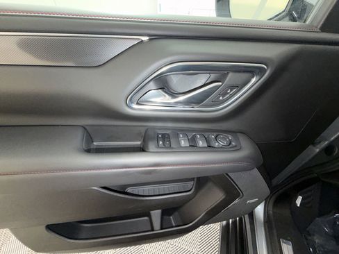 Used 2021 Chevrolet Suburban RST w/ Luxury Package image 15