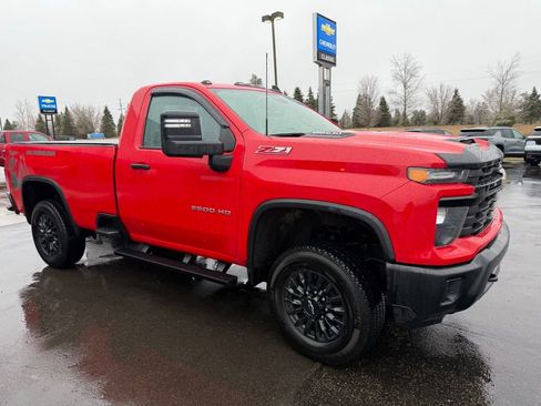 Used 2025 Chevrolet Silverado 2500 W/T image 3