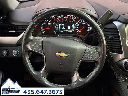 Used 2020 Chevrolet Suburban Premier image 18