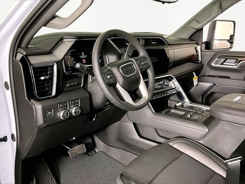 New 2026 GMC Sierra 2500 Denali w/ Denali Reserve Package image 8