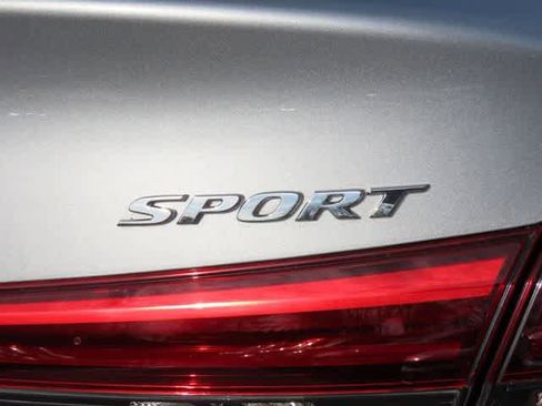 Used 2023 Honda Civic Sport image 8