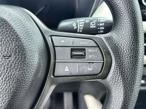 Used 2025 Honda HR-V LX image 15