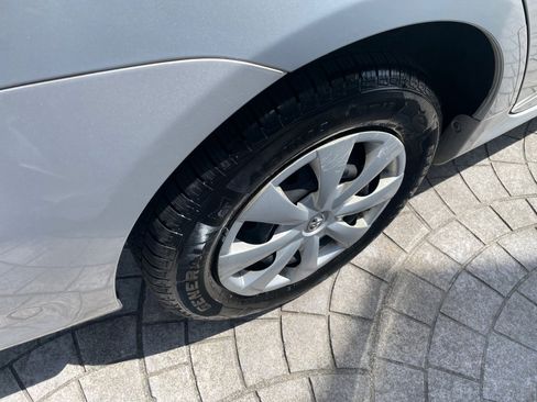 Used 2013 Toyota Corolla L image 30