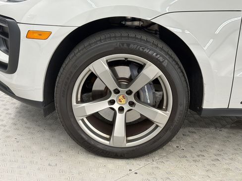 Used 2024 Porsche Macan AWD/4WD image 13