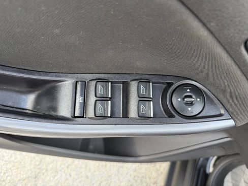 Used 2012 Ford Focus Titanium FWD image 21