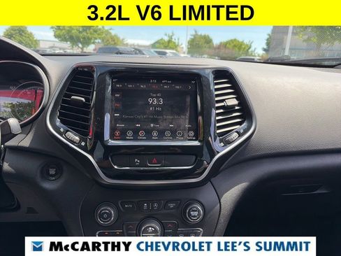 Used 2019 Jeep Cherokee Limited AWD/4WD image 7