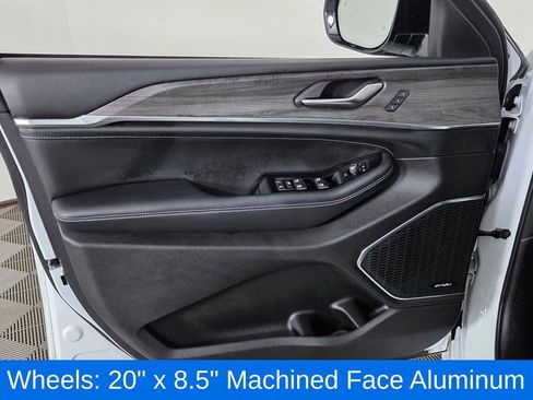 Used 2023 Jeep Grand Cherokee L Overland image 14