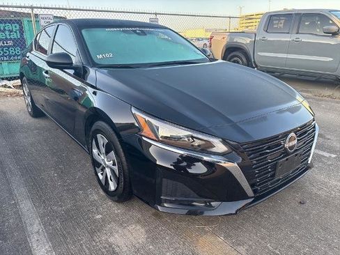 Certified 2025 Nissan Altima 2.5 S image 2