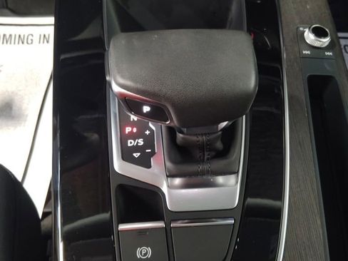 Used 2024 Audi Q5 2.0T Premium w/ Convenience Package image 17