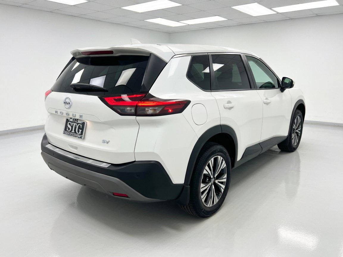 Used 2023 Nissan Rogue SV FWD image 4