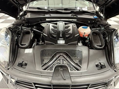 Used 2018 Porsche Macan GTS image 9