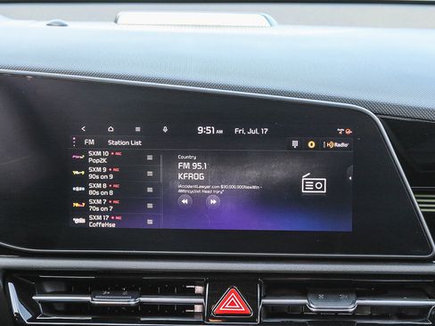 Used 2025 Kia Niro LX FWD image 16