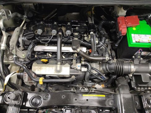 Used 2020 Nissan Versa SR FWD image 30