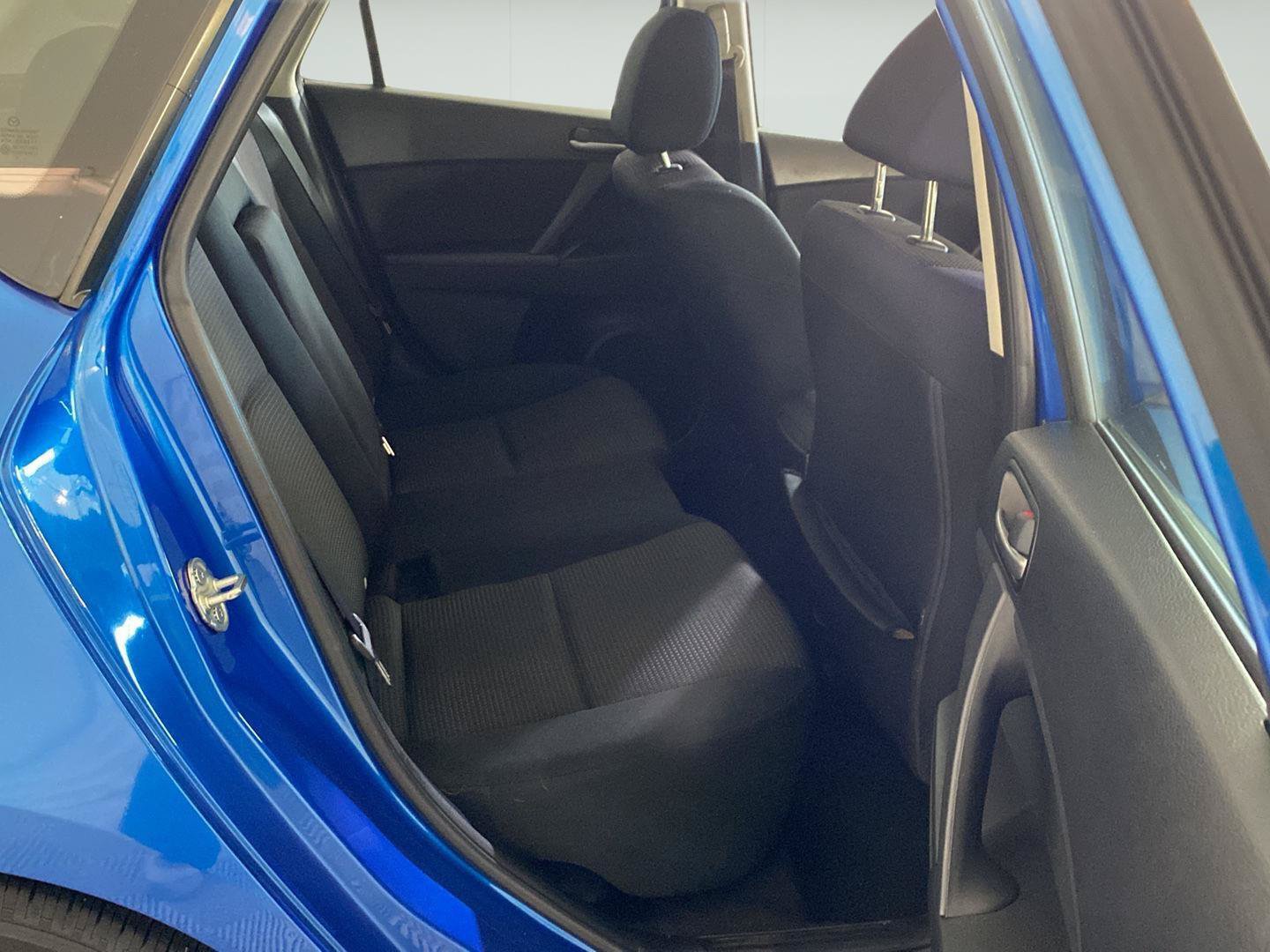 Used 2012 MAZDA MAZDA3 i Touring FWD image 17