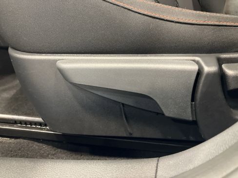 Used 2025 Nissan Sentra SR image 11