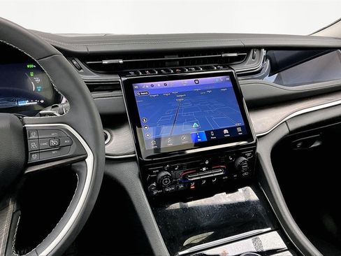 Used 2022 Jeep Grand Cherokee Limited 4xe image 6