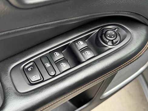 Used 2018 Jeep Compass Limited w/ Navigation Group AWD/4WD image 15