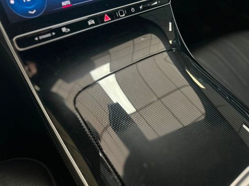 Used 2022 Mercedes-Benz S 580 4MATIC Sedan w/ AMG Line Package image 41