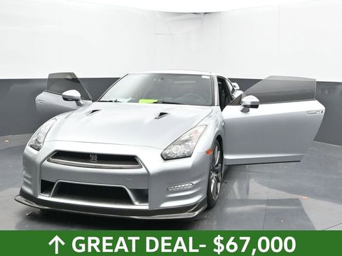 Used 2012 Nissan GT-R Premium image 55