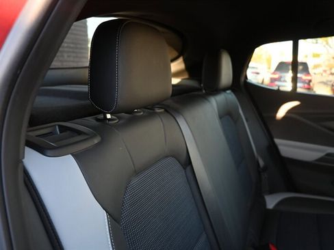 Used 2024 Buick Envista Preferred image 44