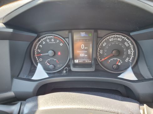 Used 2022 Toyota Tacoma SR AWD/4WD image 15