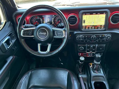 Used 2022 Jeep Wrangler Unlimited Rubicon w/ LED Lighting Group AWD/4WD image 24