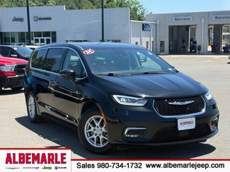 Used 2024 Chrysler Pacifica Touring-L FWD video 1