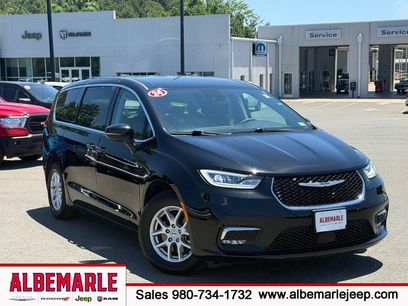 Used 2024 Chrysler Pacifica Touring-L