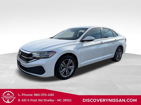 Used 2023 Volkswagen Jetta SE FWD image 2