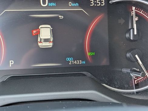 Used 2023 Toyota RAV4 XLE Premium FWD image 20
