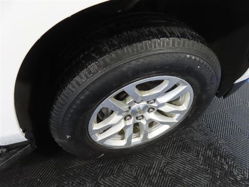 Used 2023 Chevrolet Tahoe LT image 9