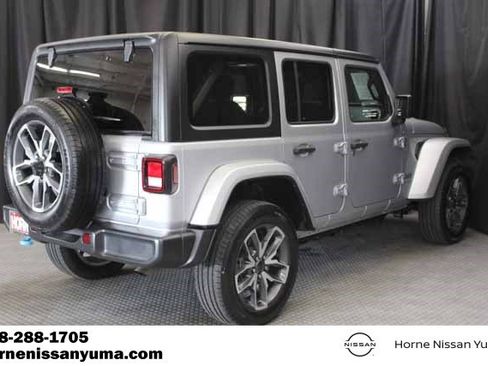 Used 2024 Jeep Wrangler Unlimited AWD/4WD image 13