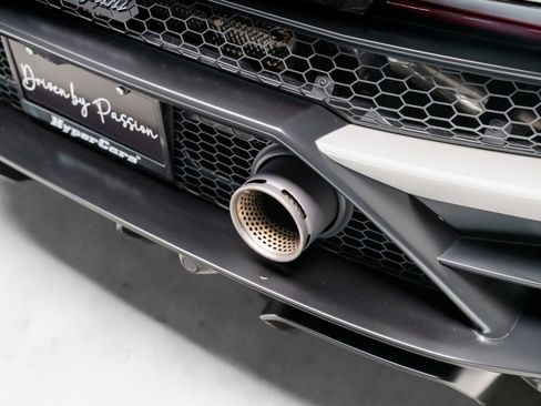 Used 2021 Lamborghini Huracan EVO RWD image 41