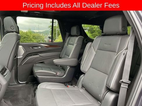 Used 2022 Cadillac Escalade Premium Luxury w/ Performance Package AWD/4WD image 19