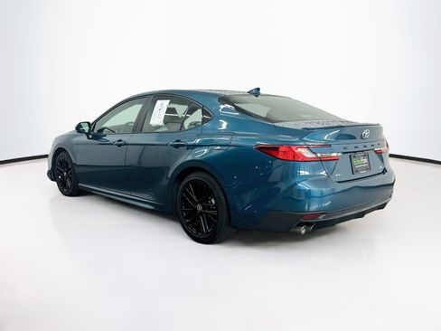 Used 2025 Toyota Camry SE FWD image 5