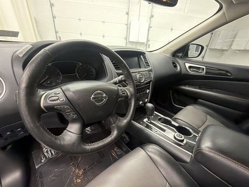Used 2020 Nissan Pathfinder SL AWD/4WD image 11