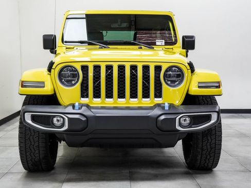 Used 2022 Jeep Wrangler Unlimited Sahara w/ Cold Weather Group AWD/4WD image 6