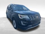 Used 2017 Ford Explorer XLT w/ Equipment Group 202A image 3