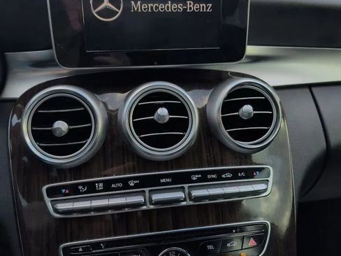 Used 2018 Mercedes-Benz C 300 4MATIC Sedan w/ Premium Package image 27