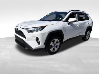 Used 2020 Toyota RAV4 XLE w/ Convenience Package FWD video 3