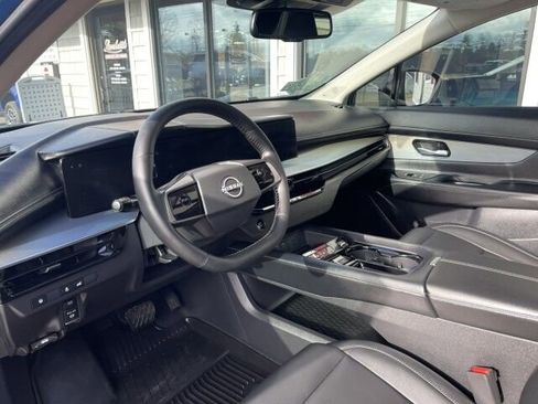 Used 2025 Nissan Murano SL image 11