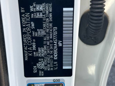 Certified 2025 Kia Seltos EX FWD image 29