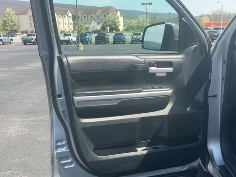 Used 2017 Toyota Tundra Limited image 12