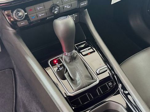 New 2026 Jeep Compass Latitude image 17