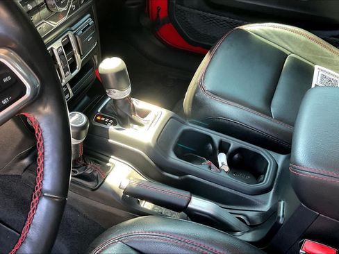 Used 2021 Jeep Wrangler Unlimited Rubicon AWD/4WD image 16