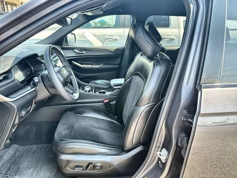 Used 2024 Jeep Grand Cherokee L Laredo AWD/4WD image 11