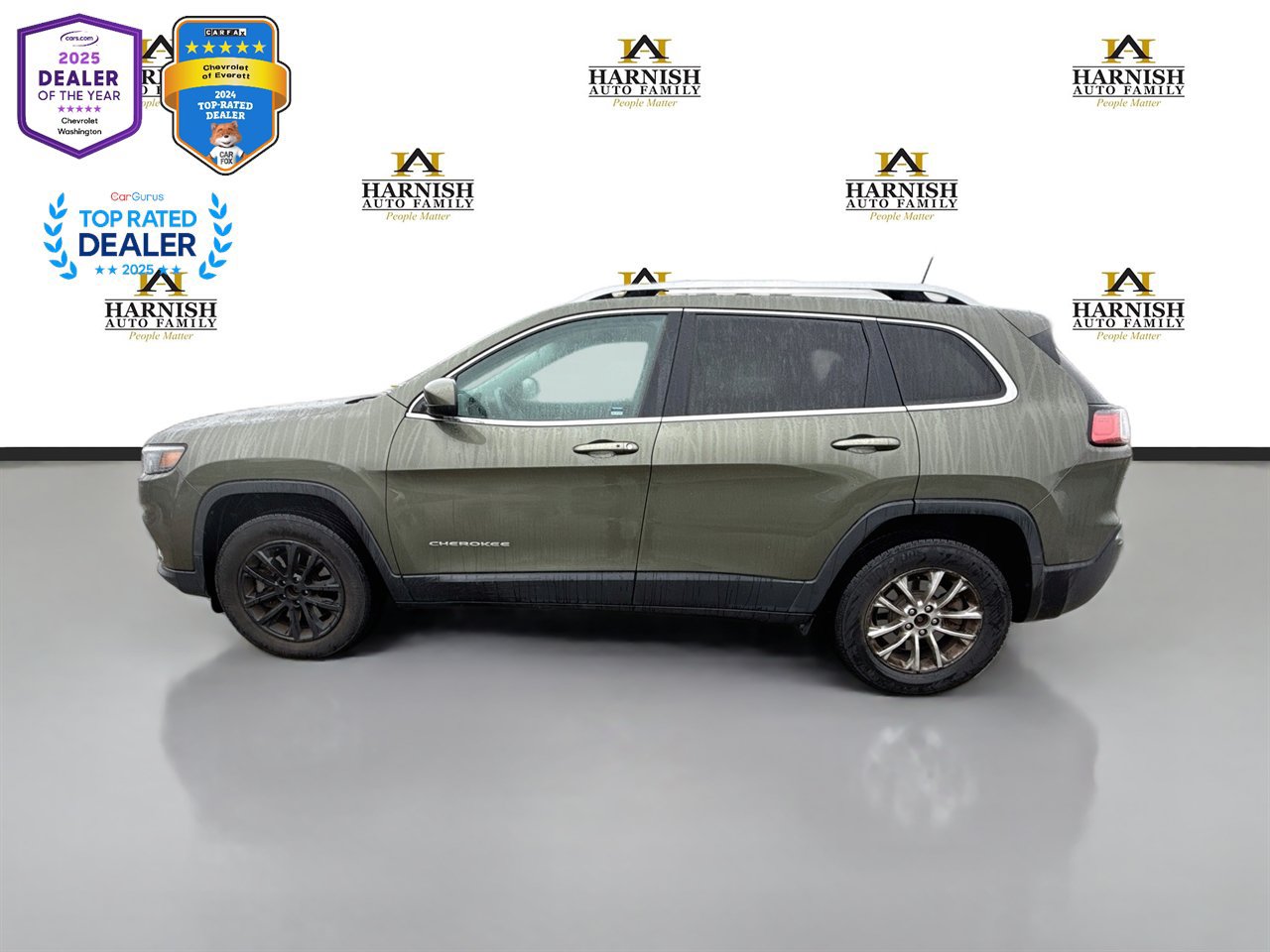 Used 2019 Jeep Cherokee Latitude Plus w/ Cold Weather Group AWD/4WD image 2