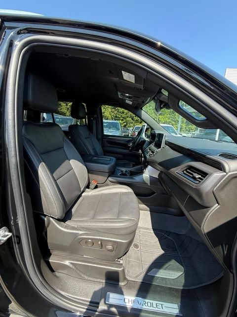 Used 2024 Chevrolet Tahoe LT w/ Luxury Package RWD image 19
