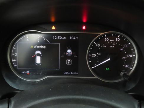 Used 2018 Nissan Kicks SR w/ Premium Package FWD image 12